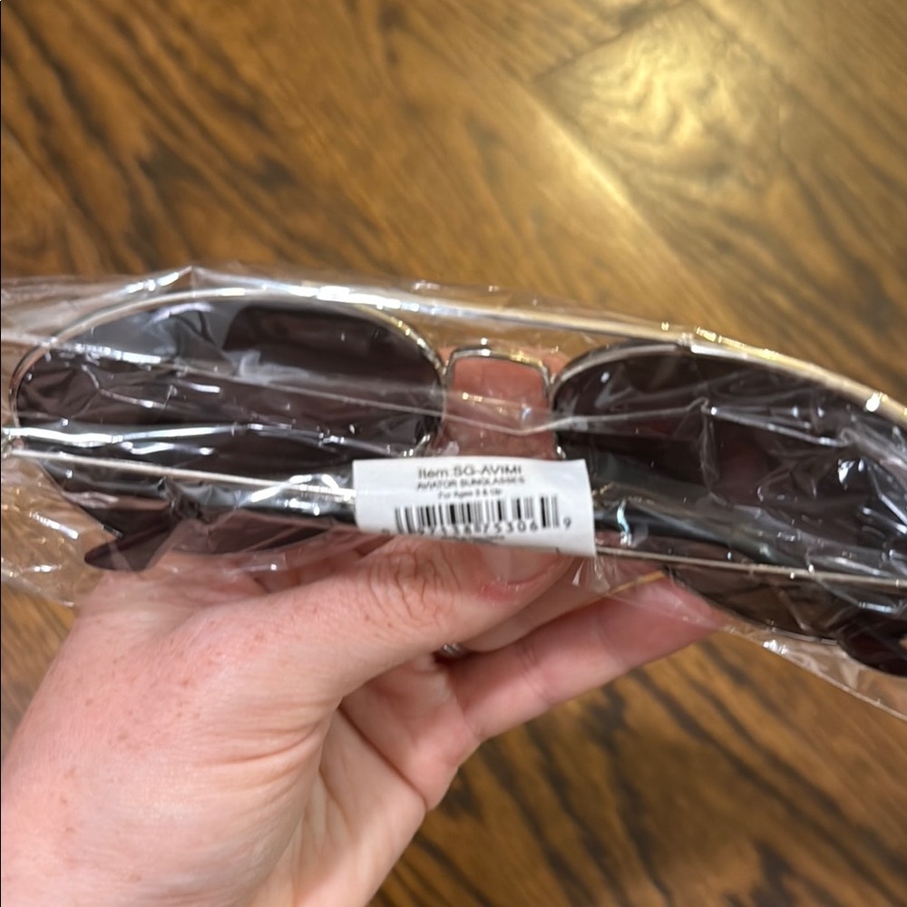 **Silver Aviator Sunglasses NWT** - Picture 2 of 3